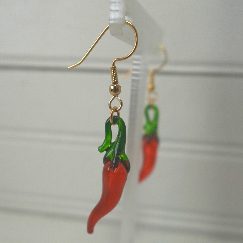 Vintage Red Jalapeño Pepper Blown Glass Earrings Gold Tone Southwestern Jewelry